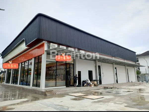 image 3 RUKO GANDENG 1 LANTAI DENGAN HALAMAN PARKIR YG SANGAT LUAS 888 - PATIMURA - MEDAN (4)