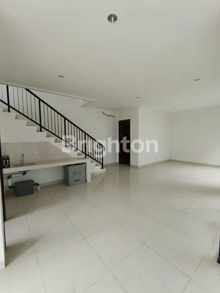 image RUMAH BARU SIAP HUNI, NYAMAN DAN ASRI DI CLUSTER PINEWOOD SUMARECON BOGOR (7)