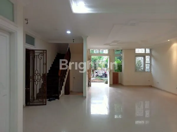 image DIJUAL RUMAH DI JANUR ELOK , KELAPA GADING , JAKARTA UTARA (6)