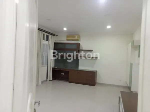 image DIJUAL RUMAH DI JANUR ELOK , KELAPA GADING , JAKARTA UTARA (7)