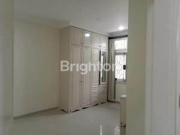 image DIJUAL RUMAH DI JANUR ELOK , KELAPA GADING , JAKARTA UTARA (3)