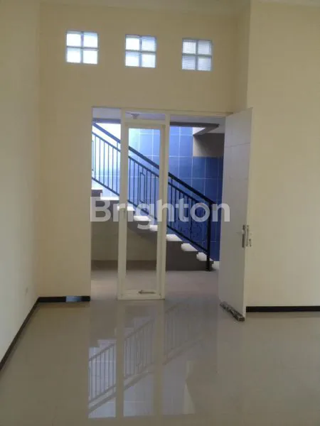 image MURAH NEGO SMPE DEAL!! RUMAH HOOK BAGUS KOKOH 1.5 LT LOKASI DEKAT SUHAT KOTA MALANG (6)