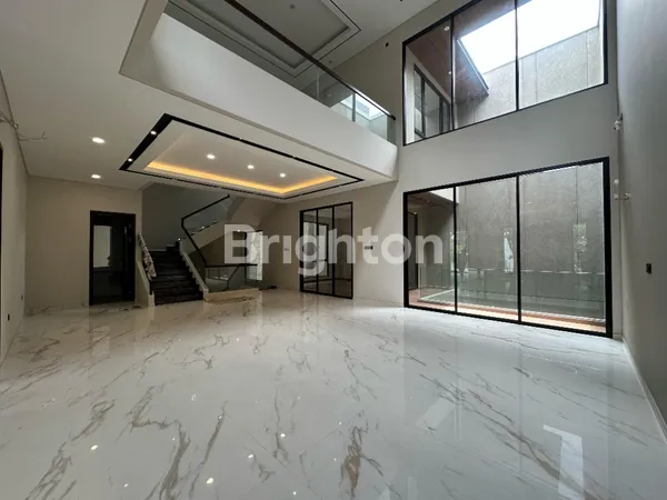 image RUMAH MODERN MINIMALIS BARU 3 LANTAI CITRALAND SURABAYA DEKAT UC, GRAHA, DAN PAKUWON INDAH (3)