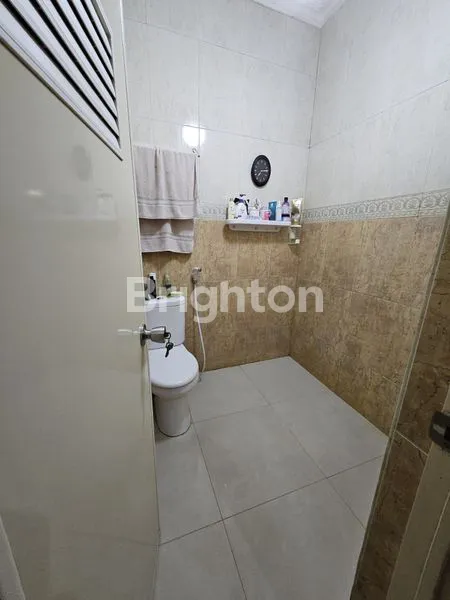 image RUMAH 2 LANTAI DI PERUMAHAN JATIBENING 2 – FULL FURNISHED & LOKASI SUPER STRATEGIS! (3)