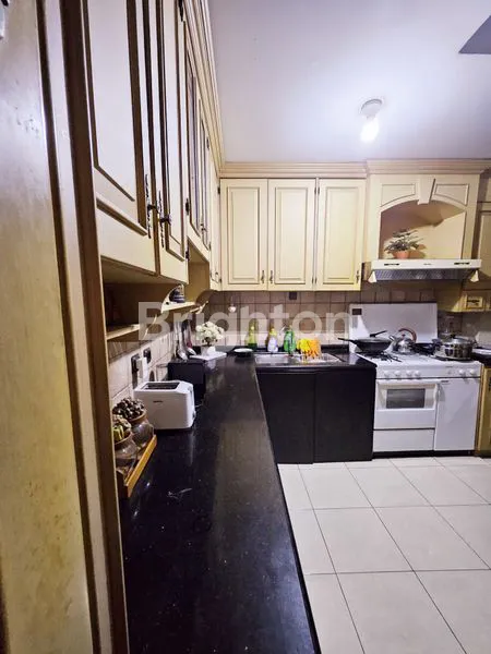 image RUMAH 2 LANTAI DI PERUMAHAN JATIBENING 2 – FULL FURNISHED & LOKASI SUPER STRATEGIS! (4)