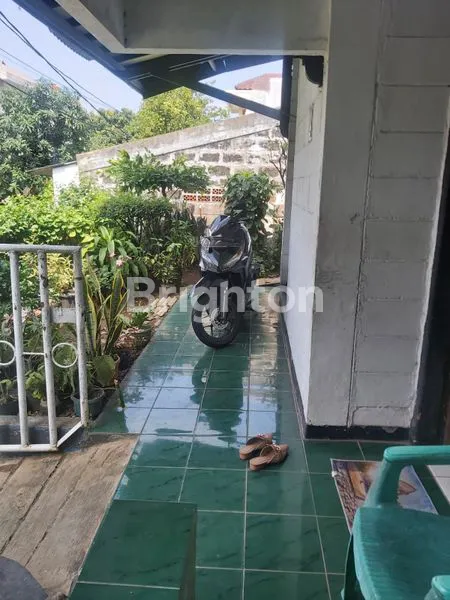 image RUMAH 1 LANTAI ROW 3 MOBIL CILEDUG (5)