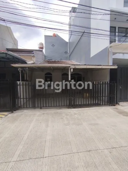 image DI JUAL CEPAT RUMAH TUA 1 LANTAI, LAYAK HUNI DI GADING INDAH KELAPA GADING (2)