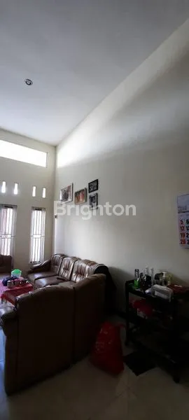 image RUMAH 2 LANTAI SIAP HUNI DI TULUNGAGUNG (3)