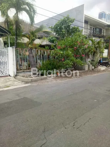 image RUMAH SECOND KERTAJAYA INDAH STRATEGIS PUSAT KOTA, DEKAT GALAXY MALL, DEKAT MANYAR DHARMAHUSADA INDAH (2)