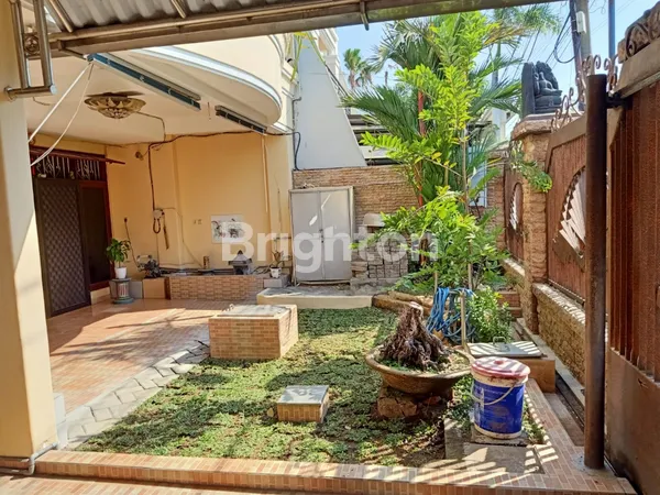 image RUMAH BAGUS TERAWAT DI NGINDEN INTAN DEKAT RS PREMIER (1)