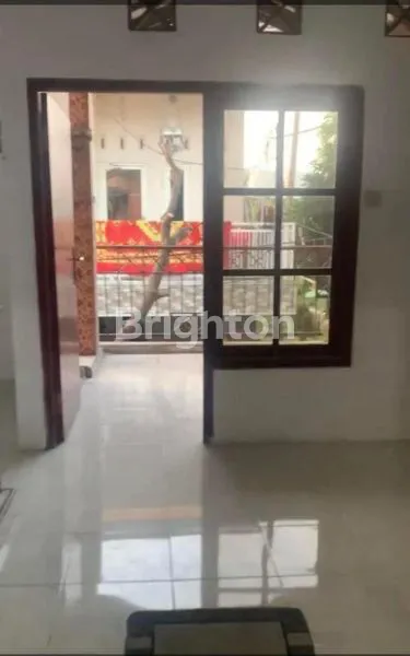 image CEPAT MURAH RUMAH HOOK 2 LANTAI SIAP HUNI (8)