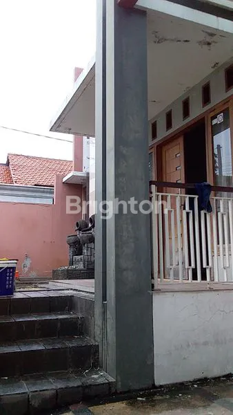 image RUMAH 2 LANTAI HOEK MODERN DESAIN DRIYOREJO KOTA BARU (7)