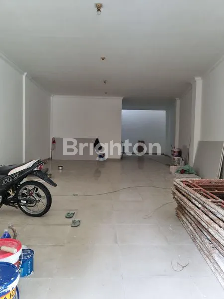 image RUMAH NGANTONG PINGGIR JALAN KAV POLRI (2)