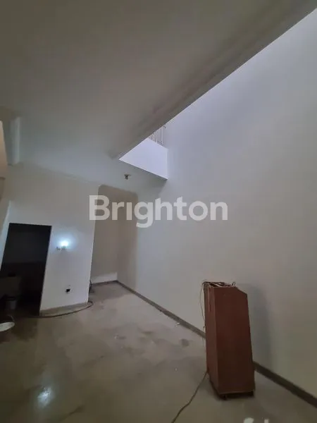 image RUMAH NGANTONG PINGGIR JALAN KAV POLRI (6)