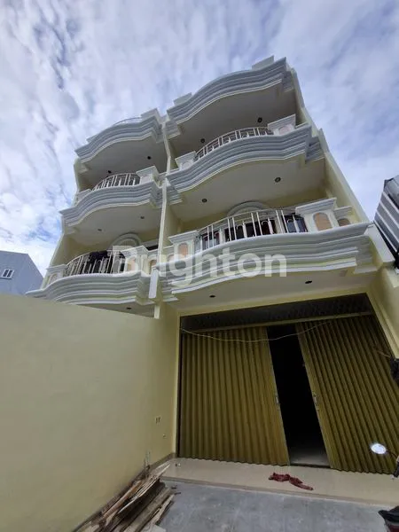 image RUMAH NGANTONG PINGGIR JALAN KAV POLRI (1)