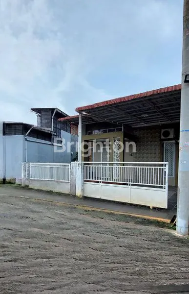 image RUMAH MEWAH 3KT SEMI-FURNISH, CLUSTER PREMIUM DI PUSAT PEKANBARU (1)