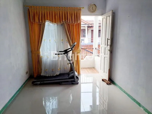 image RUMAH CANTIK 2,5 LANTAI, SIAP HUNI DUREN SAWIT, JAKARTA TIMUR (7)