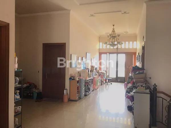 image RUMAH MANYAR SIAP HUNI STRATEGIS DEKAT PUSAT KOTA  (5)