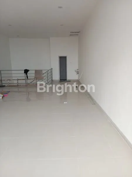 image RUKO MAINROAD DI JL. AMIR MAHMUD (3)