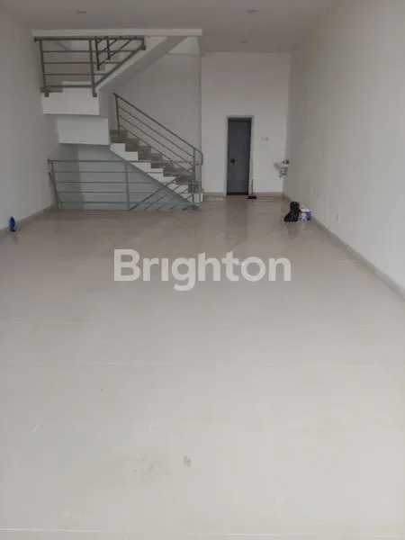 image RUKO MAINROAD DI JL. AMIR MAHMUD (1)