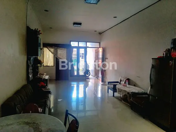 image RUMAH 3 LANTAI STRATEGIS & NYAMAN & TENANG, BEBAS BANJIR, ADA KOS AKTIF FULL, COCOK UNTUK HUNIAN ATAU KOS-KOSAN, CIDENG, JAKARTA PUSAT (5)