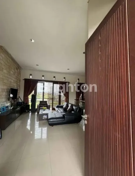 image RUMAH NYAMAN DESAIN VILLA DI KESIMAN DENPASAR TIMUR (4)
