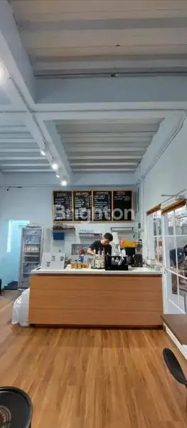 CAFE TANAH HOOK STRATEGIS DI ULUJAMI PESANGGRAHAN