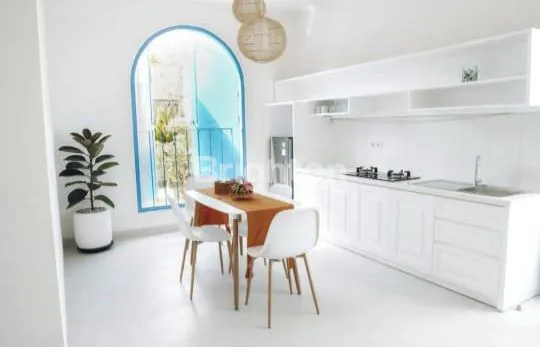 image VILA BARU CANTIK PRIME LOCATION SANTORINI STYLE DI SEMINYAK BALI (3)