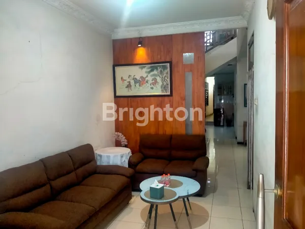 image RUMAH 2 LANTAI SURABAYA UTARA (3)