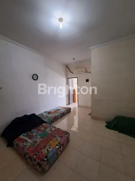 image RUMAH 2 LANTAI DEKAT PASAR MUARA KARANG  (8)