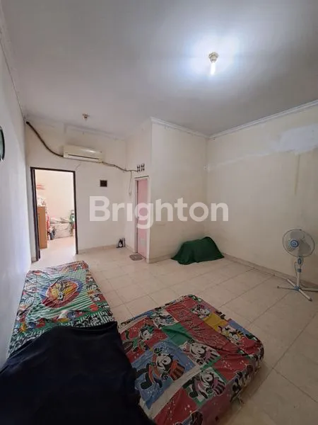 image RUMAH 2 LANTAI DEKAT PASAR MUARA KARANG  (4)