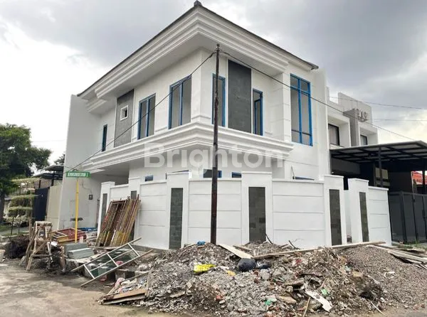 image RUMAH BARU GRESS, HOOK, 2 LANTAI, AMERICAN STYLE, ONE GATE SYSTEM, ROW LEBAR, SELANGKAH KE RAYA JEMURSARI (1)