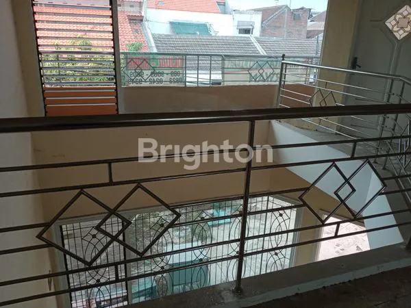 image JUAL CEPAT-MURAH RUMAH 3 LANTAI, LOKASI STRATEGIS CANDI LONTAR, FASILITAS2 UMUM LENGKAP (6)