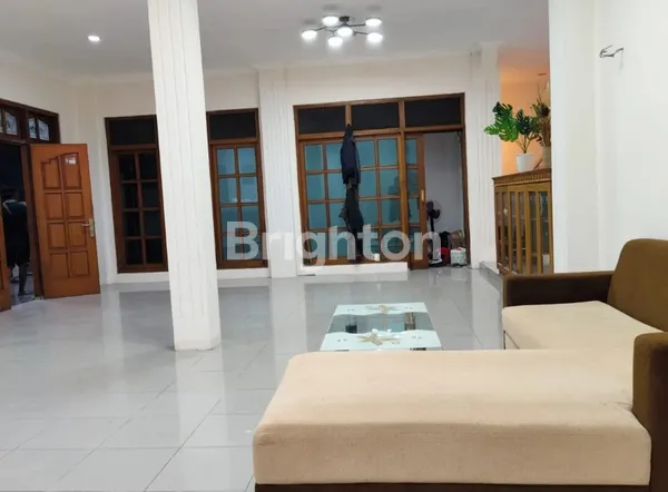 image SIAP HUNI RUMAH MEWAH 1M-AN DI PERUM WARU SIDOARJO, BONUS FURNITURE (1)