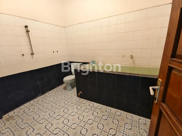 image SIAP HUNI RUMAH MEWAH 1M-AN DI PERUM WARU SIDOARJO, BONUS FURNITURE (6)