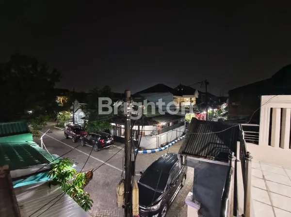 image SIAP HUNI RUMAH MEWAH 1M-AN DI PERUM WARU SIDOARJO, BONUS FURNITURE (8)