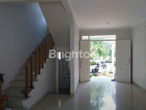 image RUMAH 2 LANTAI DI SUMMARECON BEKASI NEGO (6)