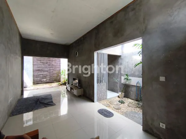 image RUMAH COLOMADU, LUAS DAN ASRI (4)