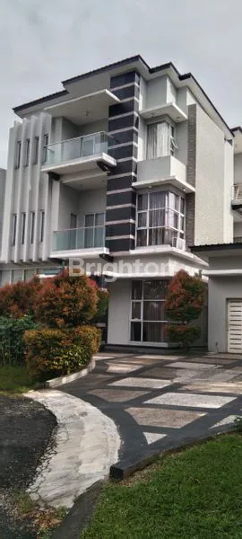 image DI JUAL RUMAH MEWAH & CANTIK TERAWAT 3 LT DI ALAM SUTRA (1)