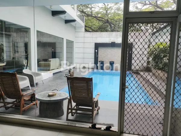 image DI JUAL RUMAH MEWAH & CANTIK TERAWAT 3 LT DI ALAM SUTRA (7)