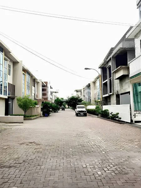 image KOMPLEK GRAHA MANSION. GRAHA METROPOLITAN. KOMPLEK ELITE. FULL FASILITAS. TERDAPAT LAPANGAN GOLF (2)