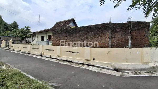 image RUMAH KLASIK LUAS DAN NYAMAN (4)