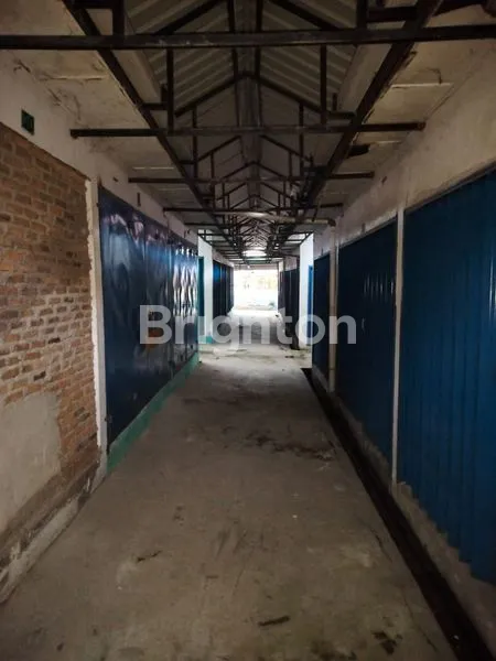 image BURUAN,,,KESEMPATAN HANYA SEKALI SAJA...DIJUAL KIOS 50PINTU DI PAJAK MONJA SIMALINGKAR MEDAN (7)