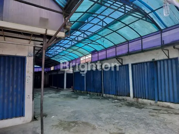 image BURUAN,,,KESEMPATAN HANYA SEKALI SAJA...DIJUAL KIOS 50PINTU DI PAJAK MONJA SIMALINGKAR MEDAN (6)