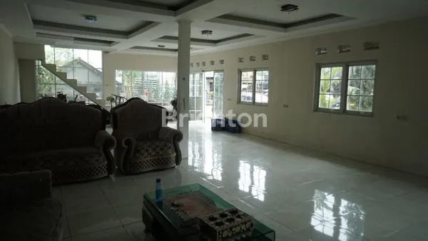 image RUMAH STRATEGIS DI SOREANG,LUAS,BISA DIPERGUNAKAN KANTOR, BISNIS,DUA MENIT DARI JALAN UTAMA (6)