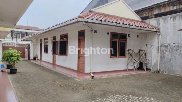 image RUMAH MEGAH HARGA TERJANGKAU DI KEBON JERUK JAKARTA (2)