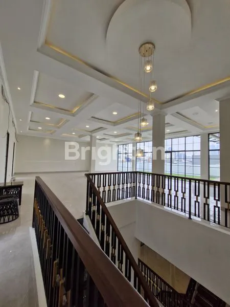 image HOT DEALS RUMAH MEWAH 3 LANTAI DENGAN FUNCTION HALL (OPEN CUSTOM) , TURUN HARGA, STRATEGIS, PINGGIR JALAN HIDUP, TOMANG, JAKARTA BARAT (7)