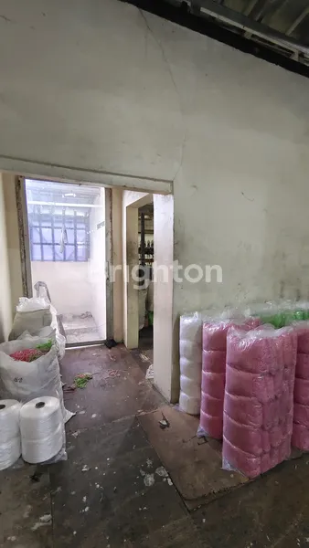 image RUKO GANDENG DEPAN BELAKANG 2 LANTAI PASAR PAGI ASEMKA JAKARTA BARAT ATAP BAJA RINGAN LT 151 LB 300 HGB LEBAR 4,5METER (6)
