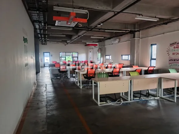 image GEDUNG DI COLOMADU DEKAT PINTU TOL, COCOK UNTUK KANTOR DAN WORKSPACE (2)