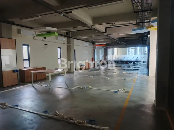 image GEDUNG DI COLOMADU DEKAT PINTU TOL, COCOK UNTUK KANTOR DAN WORKSPACE (3)
